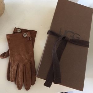 UGG Perforated leather driving gloves, small